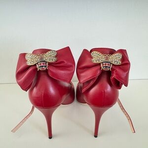 Red GUCCI Queen Margaret Stiletto Heels with Decorative Bow